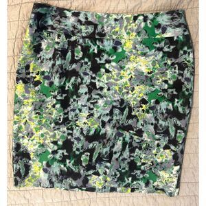 Halogen Women's Pencil Skirt Size 12P Blue Green Blurred Floral Work Stretch